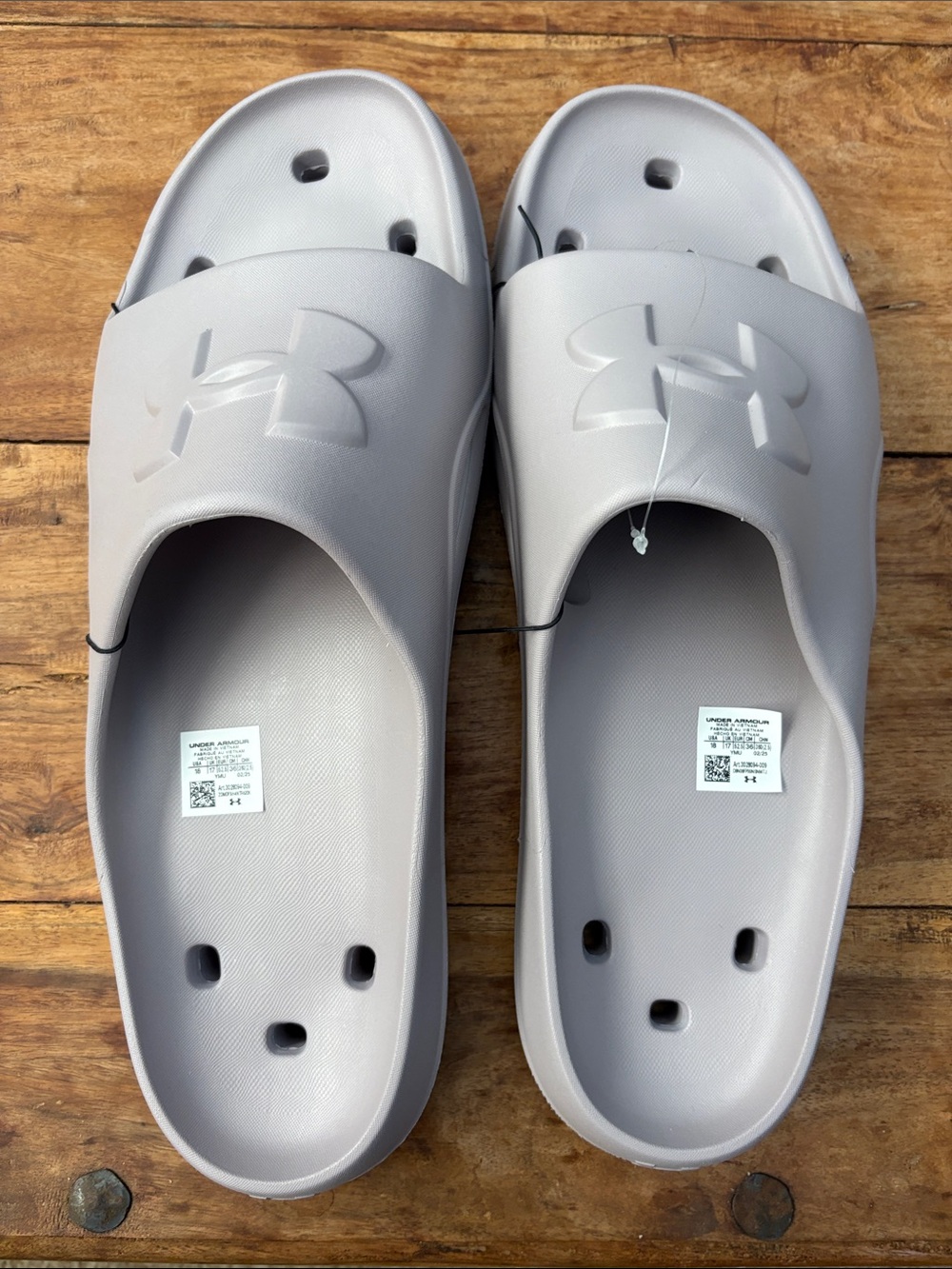 Under Armour Light Gray Foam Slide Sandals Men’s Size 18